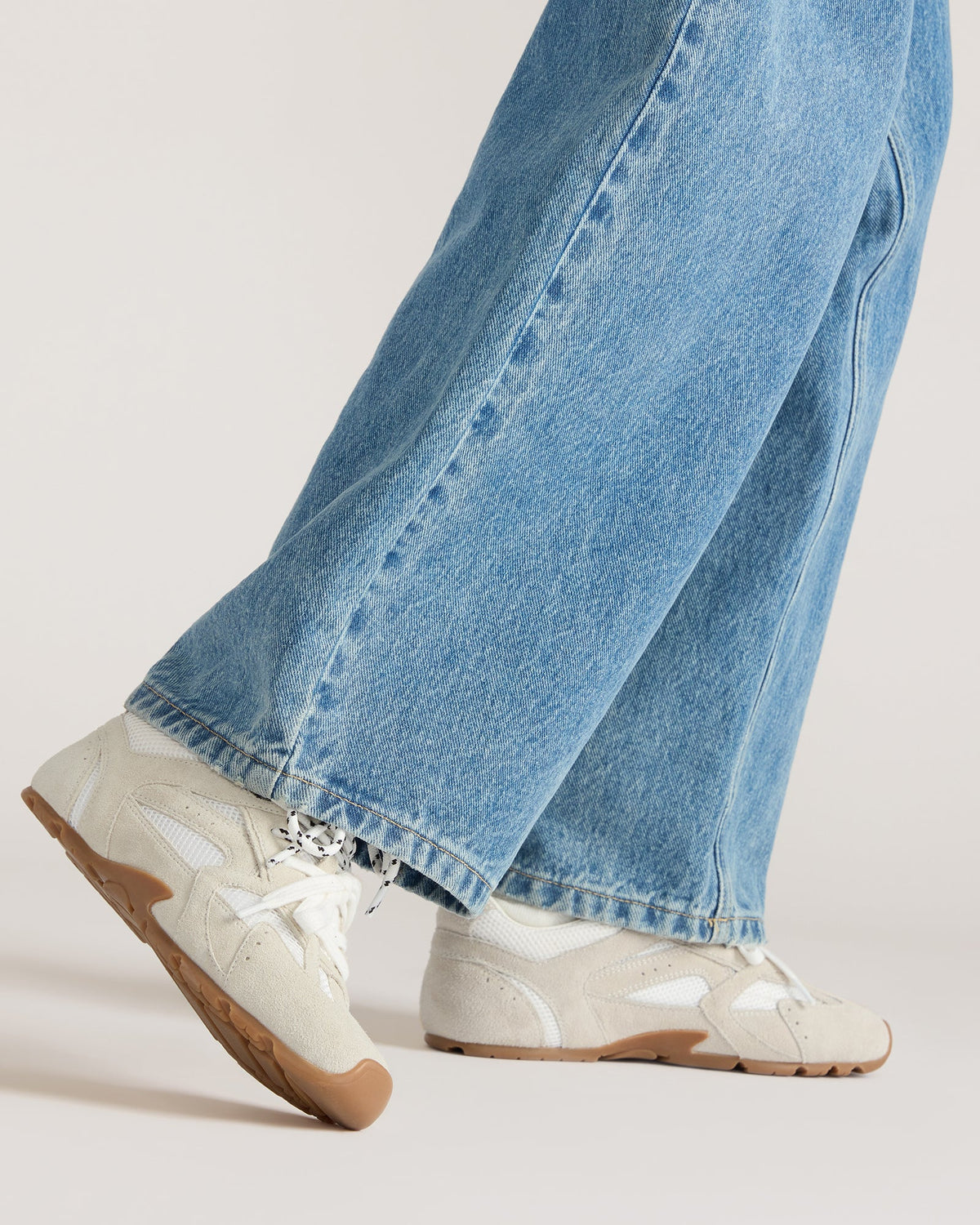 AZIEL Faux Fur Brown Distressed Low-Top Lace-Up Women's Sneakers
