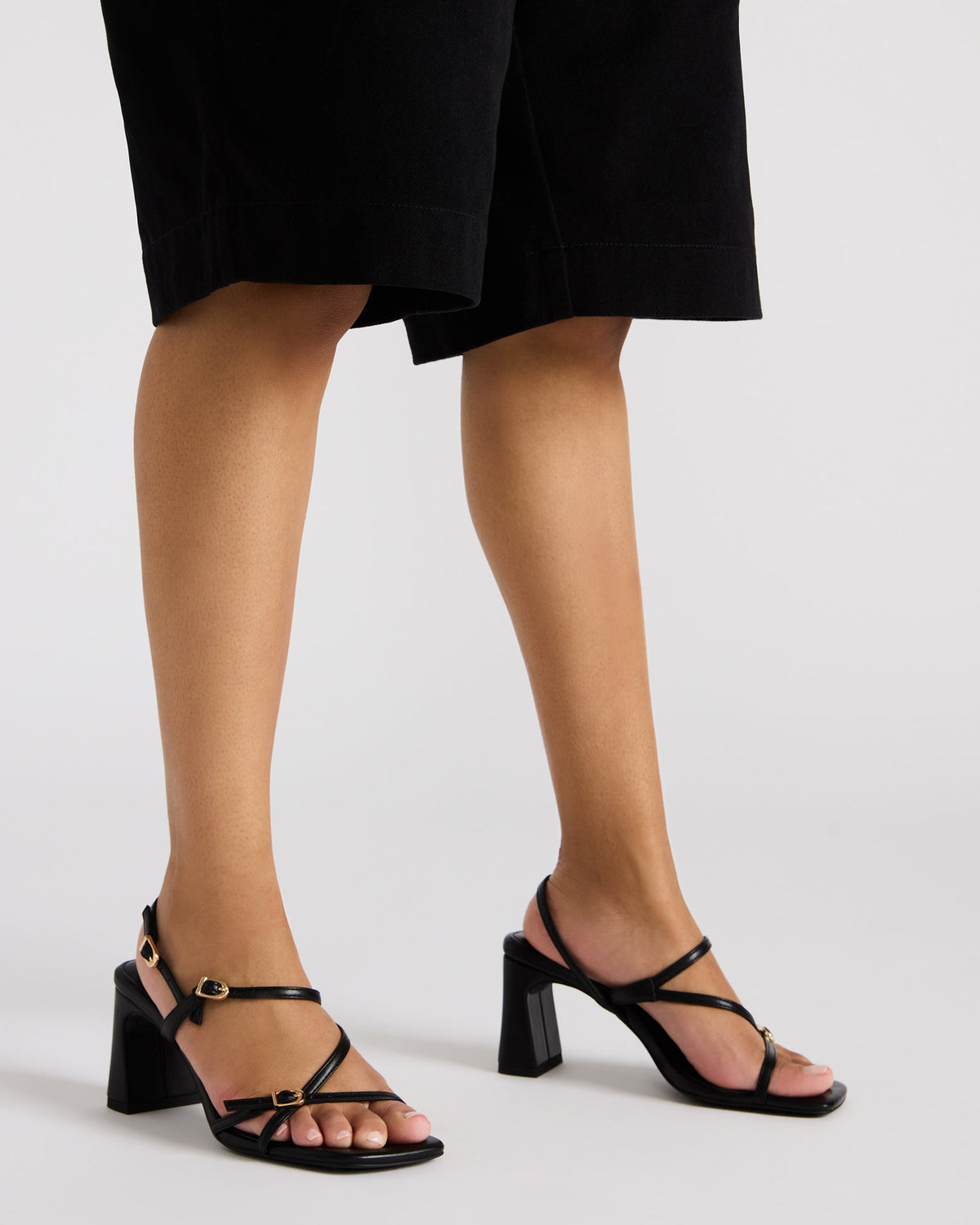 VANTAGE Black Women's Square-Toe Strappy Slingback Heel