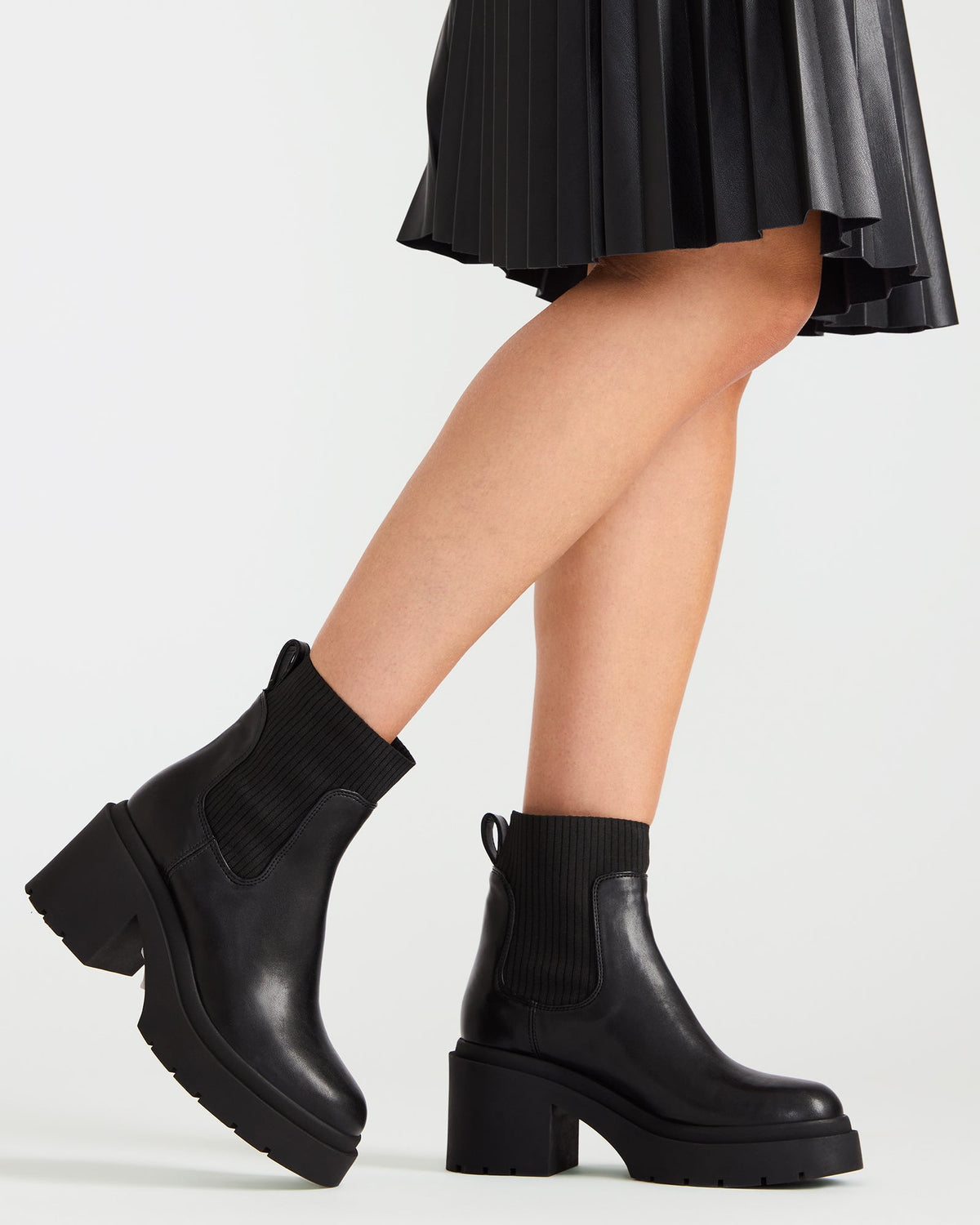 KOA Black Lug Sole Chelsea Women's Ankle Boot