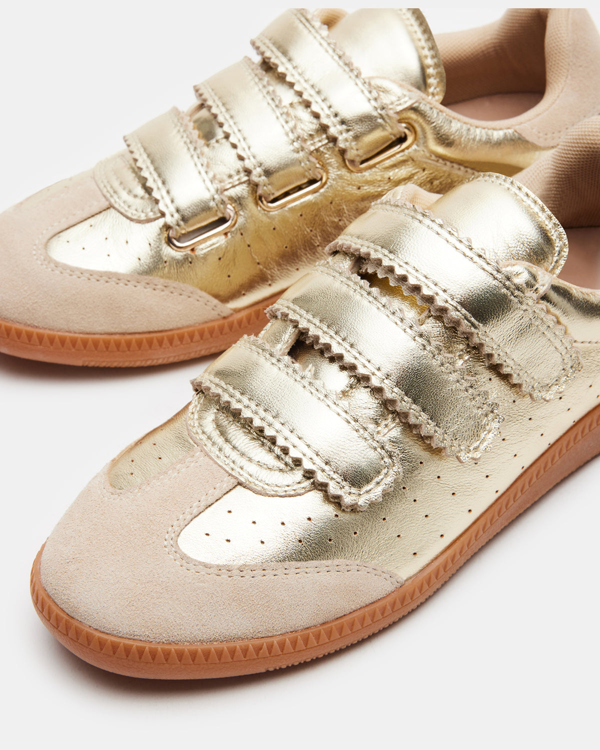 MOMENTUM Gold Velcro Low-Top Women's Sneakers