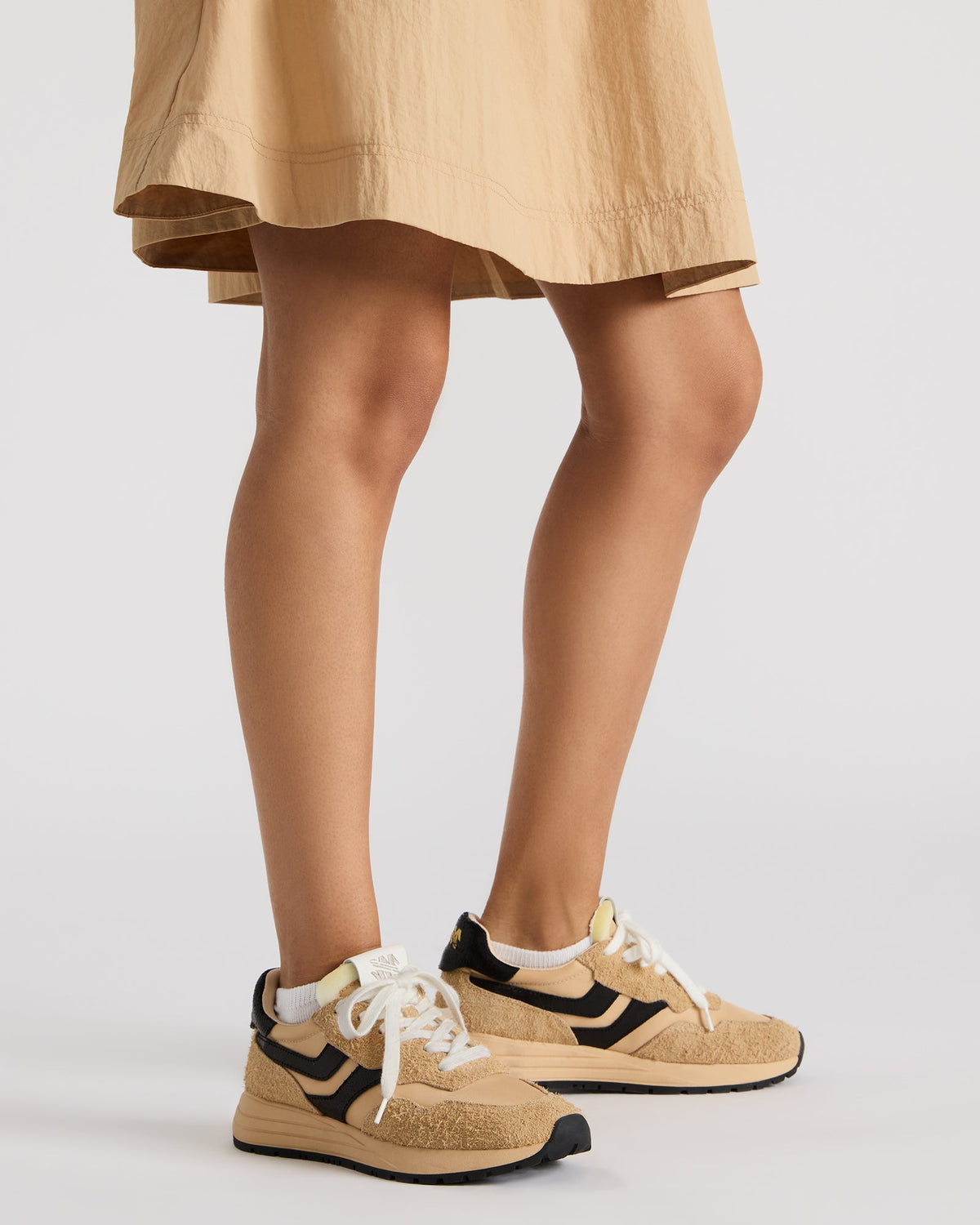 BURST Tan/Multi Women's Low-Top Lace-Up Sneaker