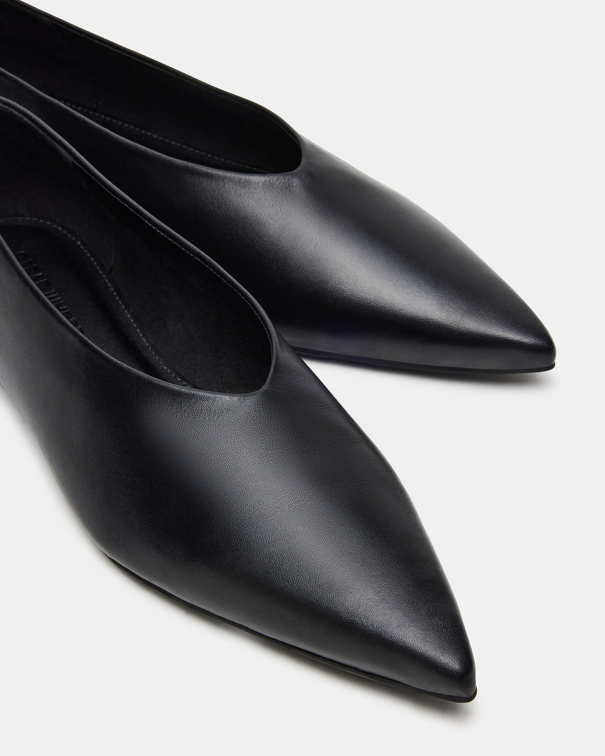 FLOYD Black Leather Pointed-Toe Ballet Women's Flat