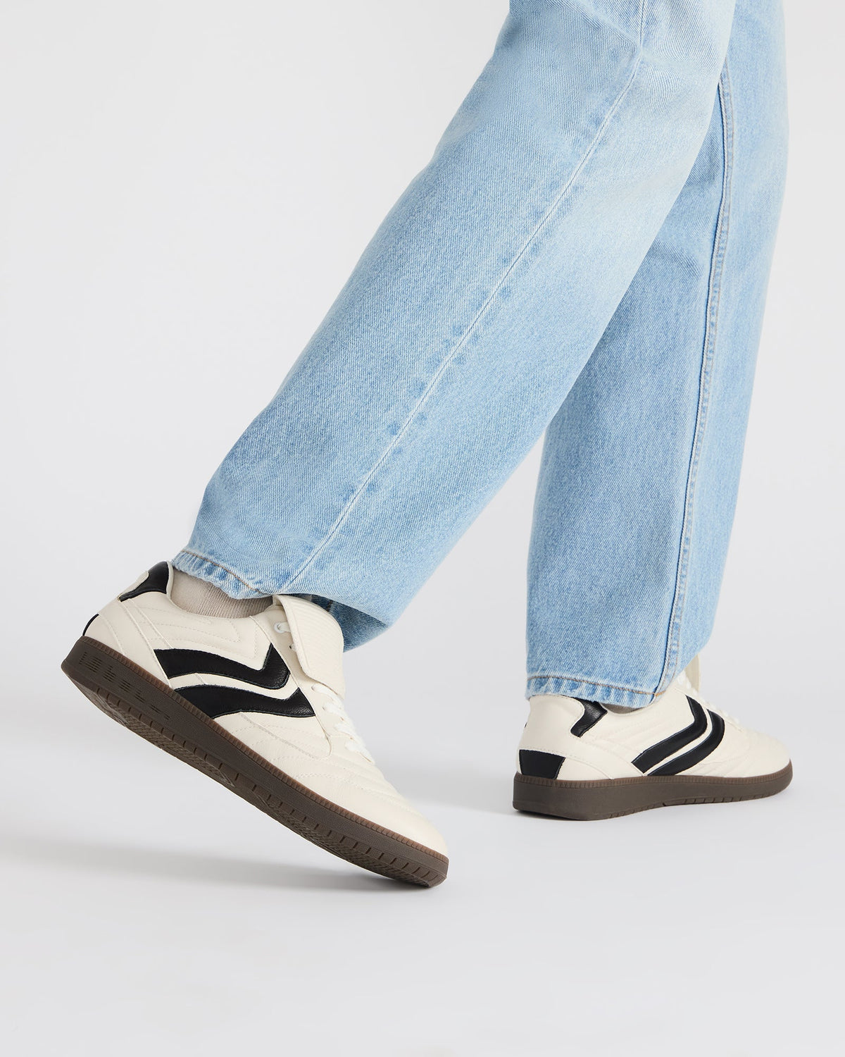JANOS White Leather Low-Top Lace-Up Men's Sneaker