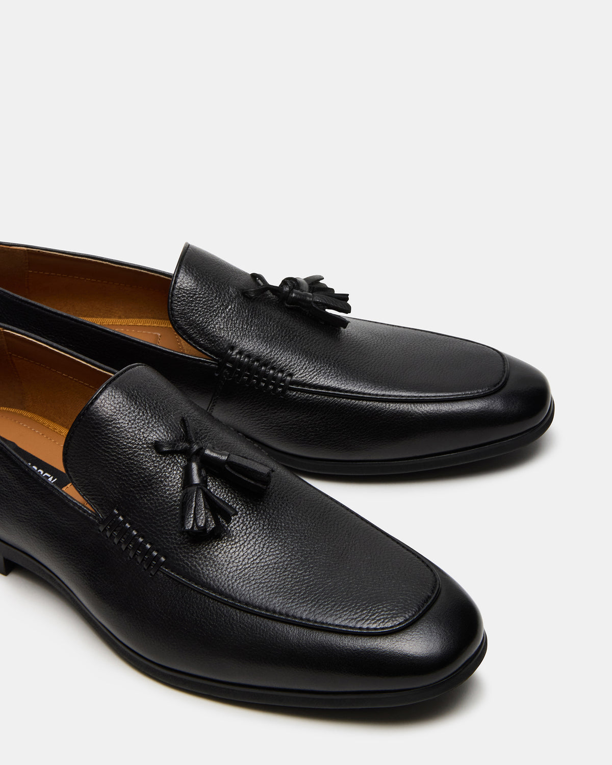 ONDRE Black Leather Tassel Slip-On Men's Loafer